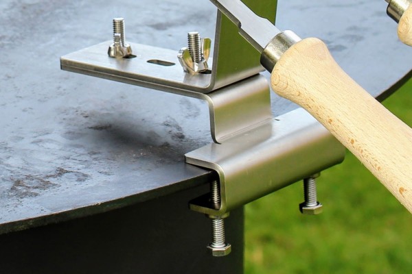 Steckerlfisch Halter für 4 Fische I Edelstahlspieß I Grillplatte (29 mm)