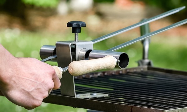 Steckerlfisch Grillaufsatz für 2 Fische I Edelstahlspieß I Gas- und Kohlegrill